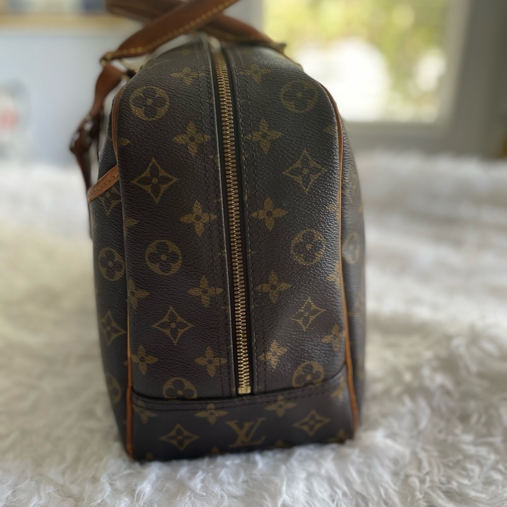 Gorgeous Louis Vuitton Deauville Bag - Picture 15 of 16